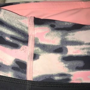 Lululemon (size 8) Crop Running Pants Black